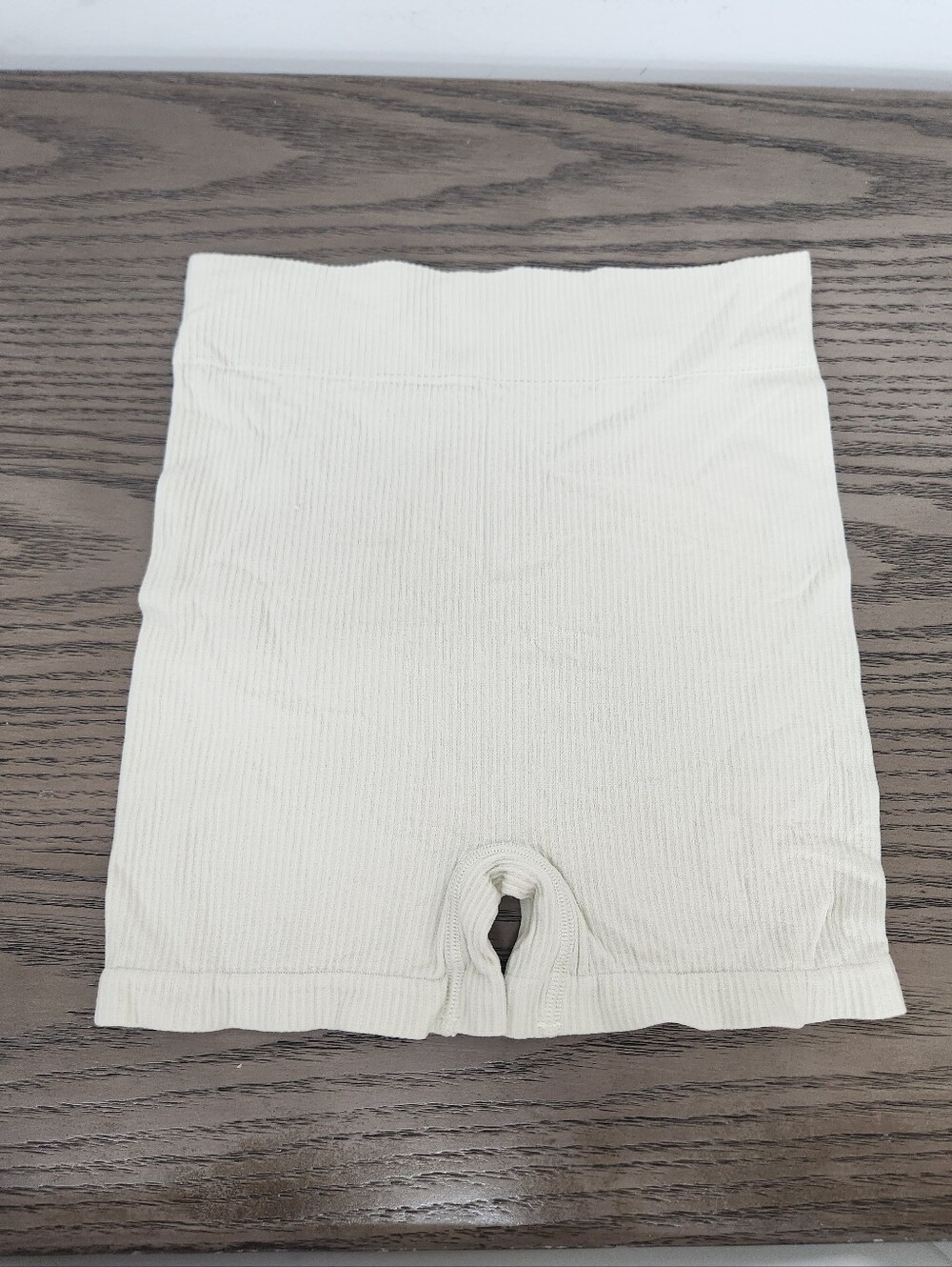 SKIMS Essential Bundle: Pink Bodysuit & Cream Shapewear Shorts S/M - Picture 4 of 14